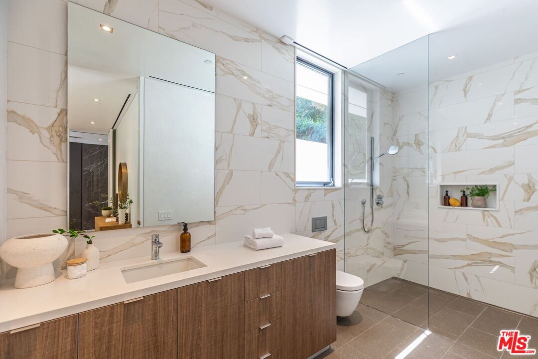 1535 Carla Ridge Beverly Hills, CA 90210 - Photo 25 of 41