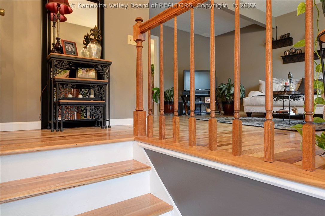215 Jamestown Road Nitro, WV 25143 - Photo 4 of 26 Gallery Image 4