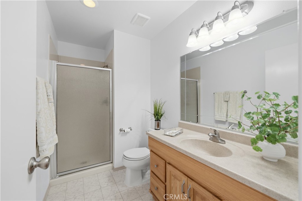 40998 Promenade Chardonnay Temecula, CA 92591 - Photo 20 of 45 Main level bath