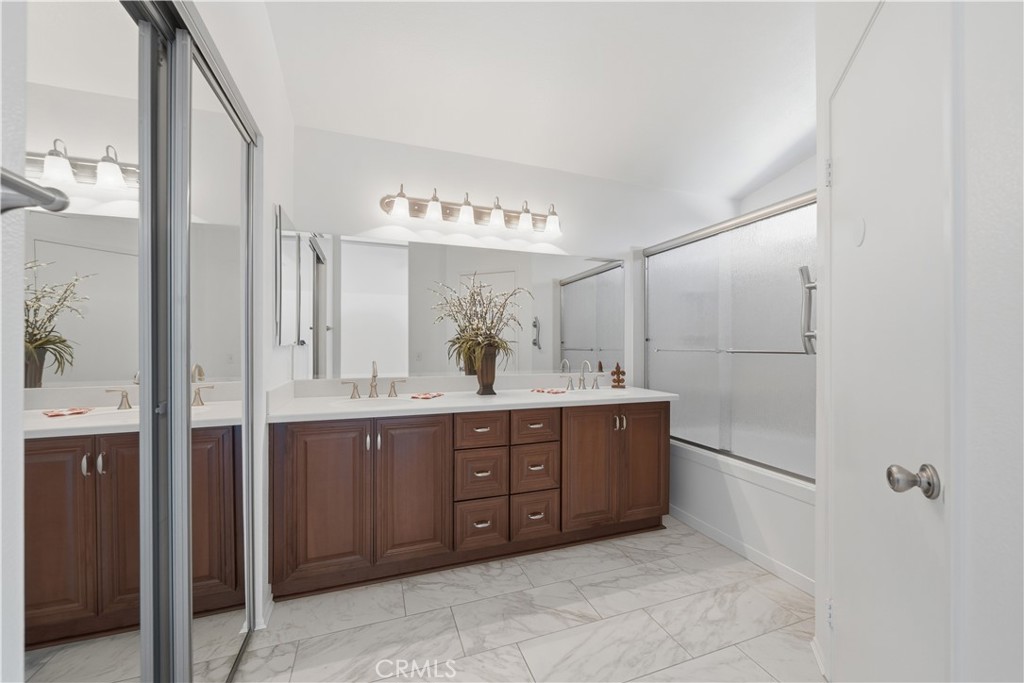 40998 Promenade Chardonnay Temecula, CA 92591 - Photo 25 of 45 Main suite