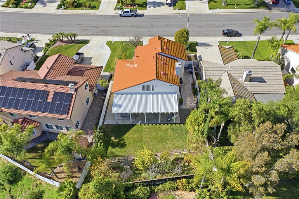 40998 Promenade Chardonnay Temecula, CA 92591 - Photo 37 of 45 Lush backyard