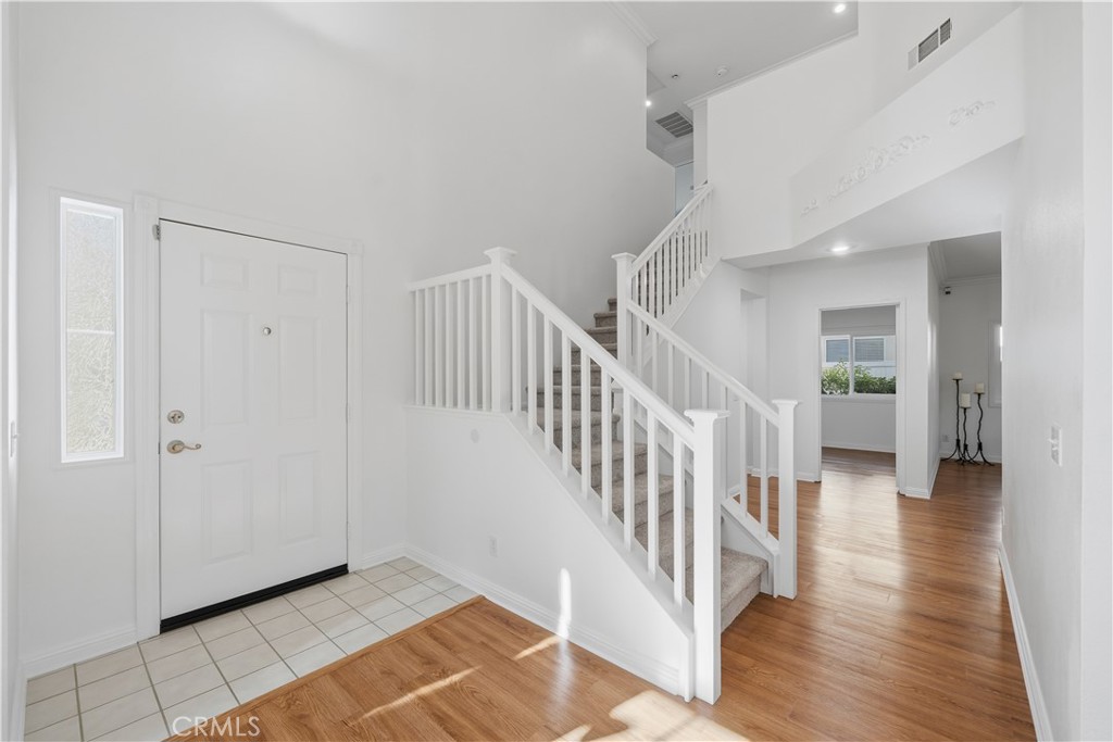 40998 Promenade Chardonnay Temecula, CA 92591 - Photo 6 of 45 Grand entrance