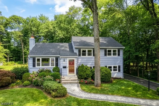 $1,075,000 | 181 Center Avenue, Chatham, NJ 07928