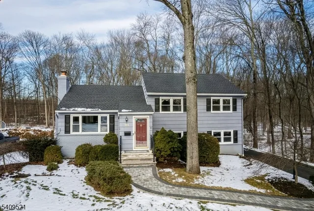 $1,075,000 | 181 Center Avenue, Chatham, NJ 07928