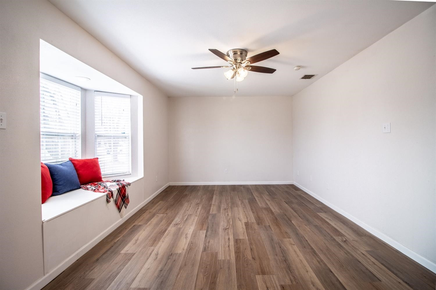 2810 40th Street Lubbock, TX 79413 - Photo 4 of 27 Photo 4