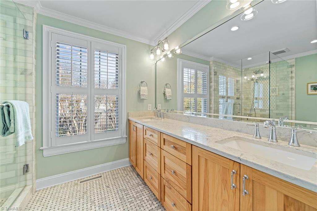 417 Arbor Road Winston-Salem, NC 27104 - Photo 23 of 50 Primary Bath