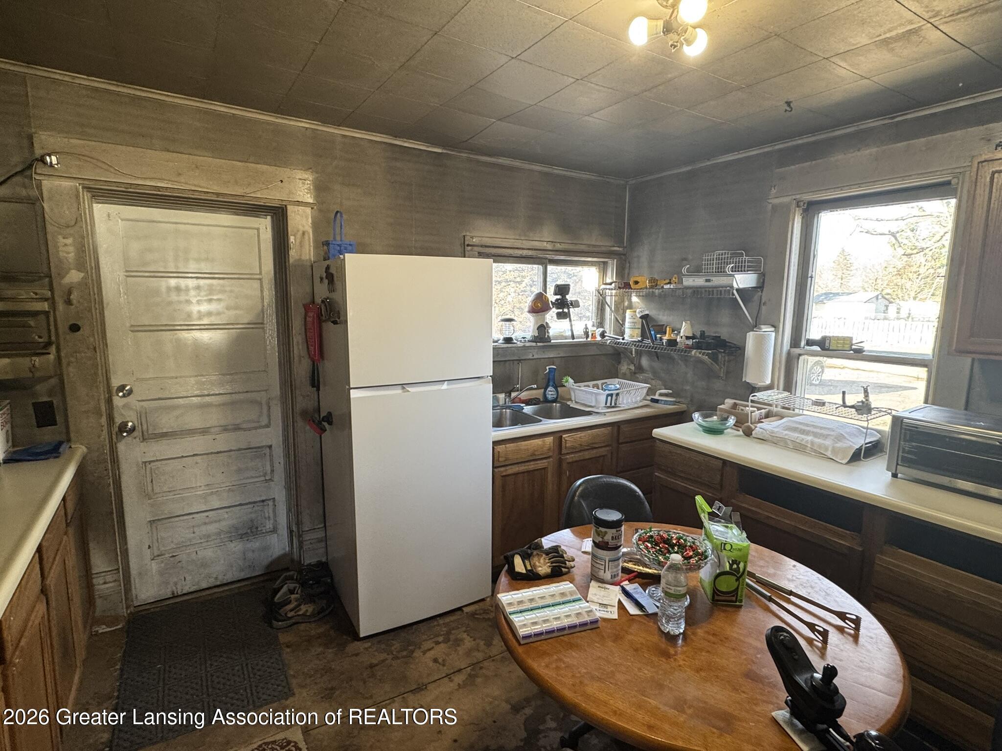 1674 East Clinton Trail Charlotte, MI 48813 - Photo 6 of 19 IMG_8212