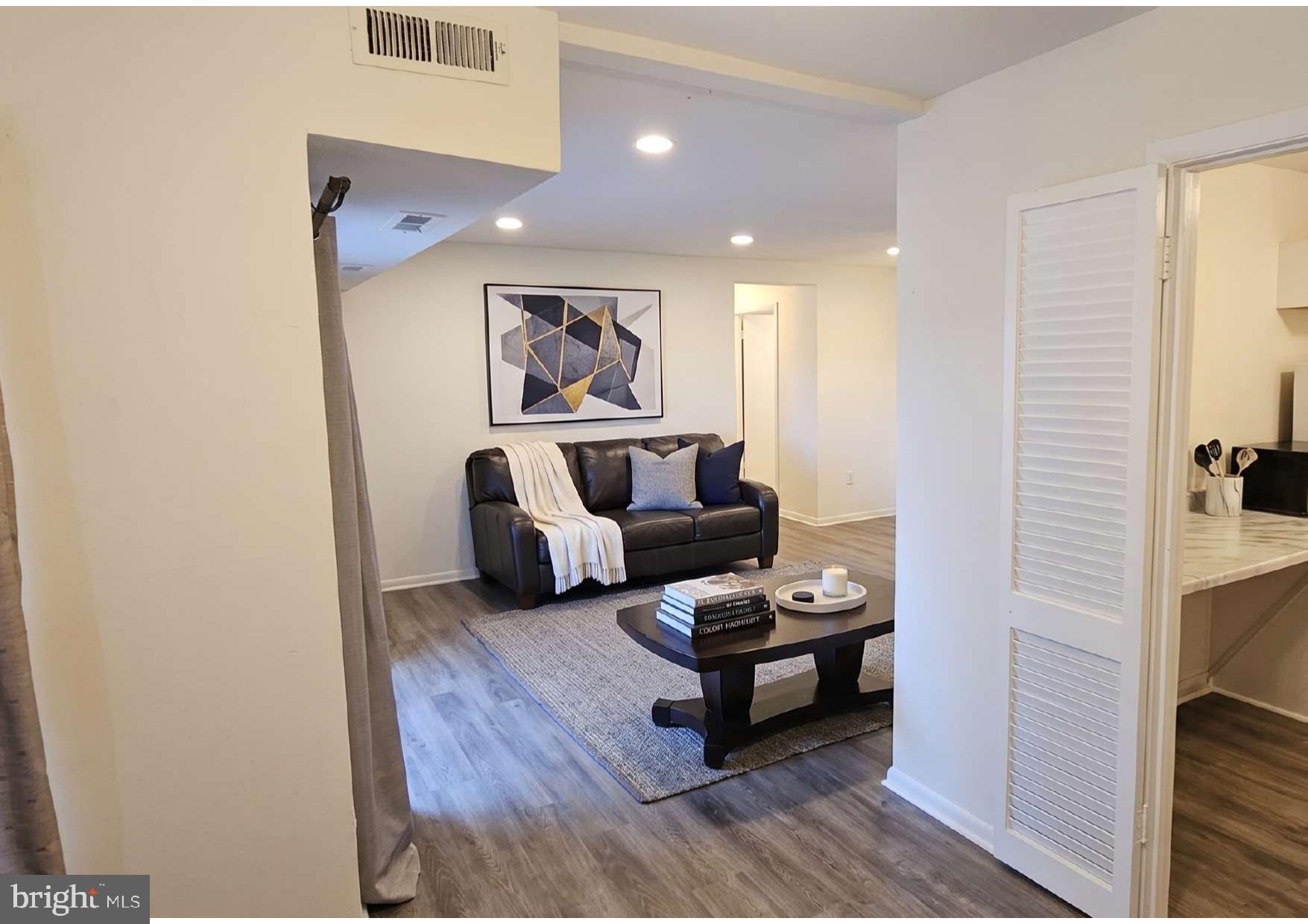 3829 St Barnabas Road, Unit T3 Suitland, MD 20746 - Photo 7 of 36 Livingroom