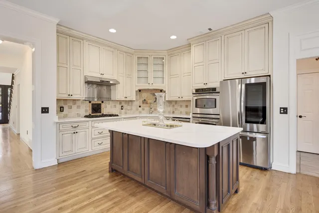 $570,000 | 186 North White Station Road, Memphis, TN 38117