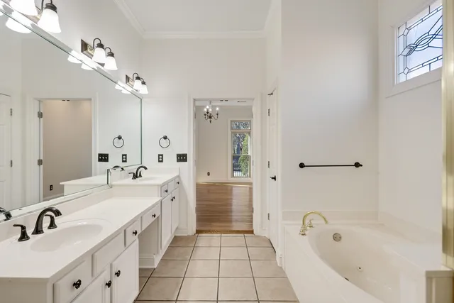 $570,000 | 186 North White Station Road, Memphis, TN 38117