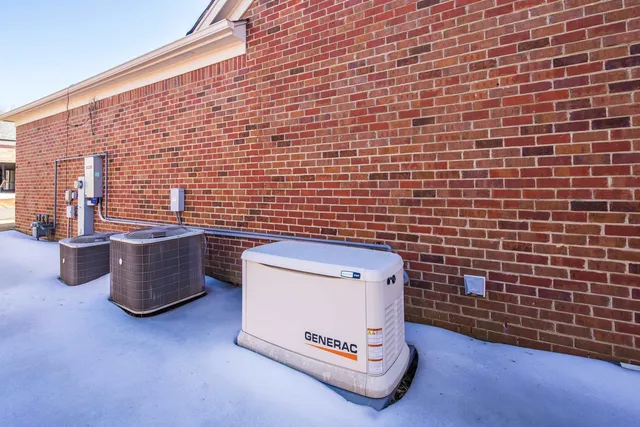 $570,000 | 186 North White Station Road, Memphis, TN 38117