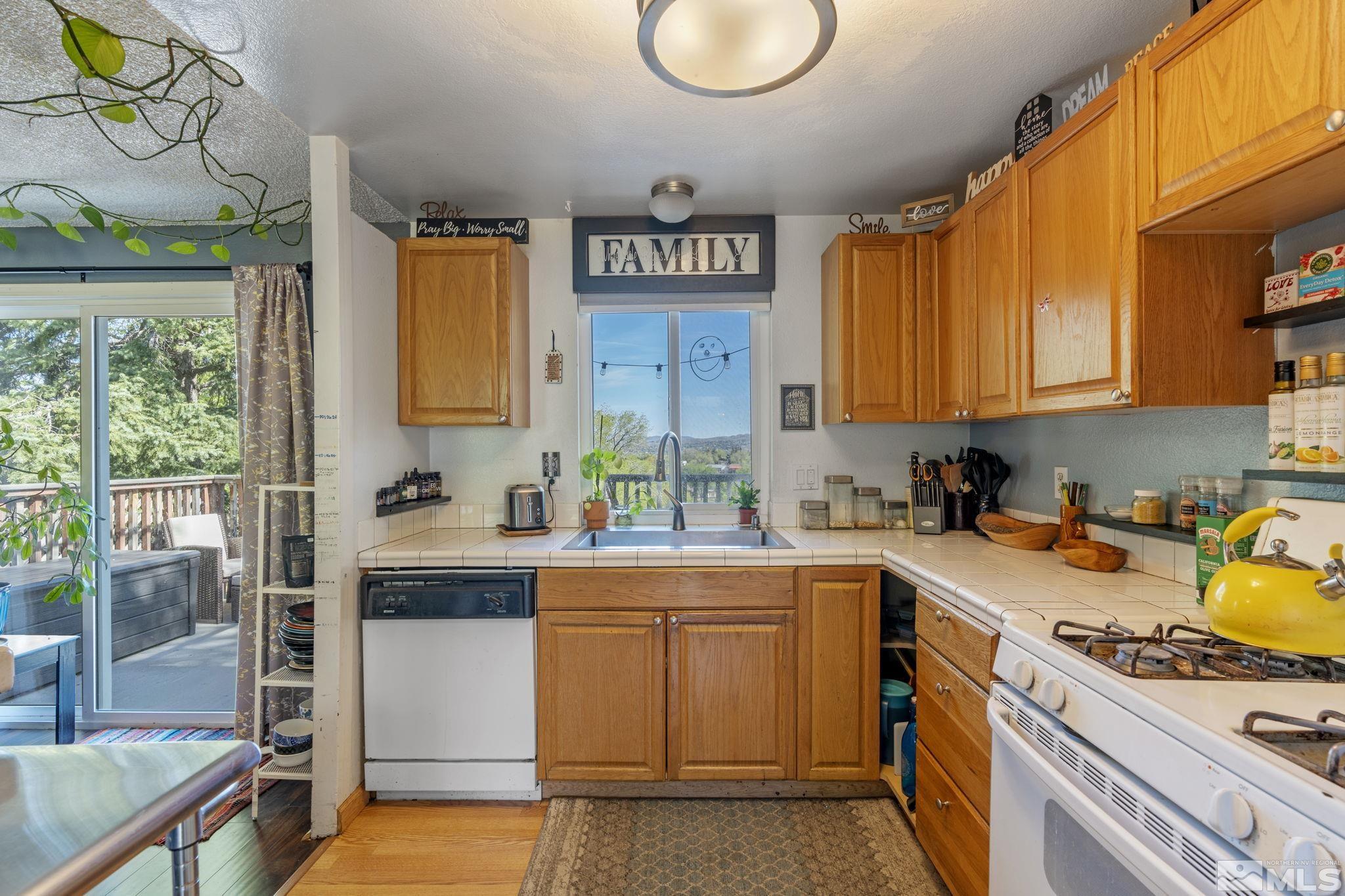 3690 Meeks Way Reno, NV 89503 - Photo 5 of 16 Photo 5