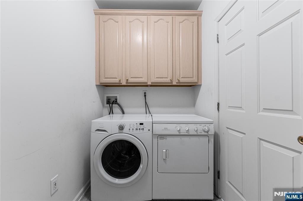 34 Spring Hollow Road Old Tappan, NJ 07675 - Photo 20 of 32