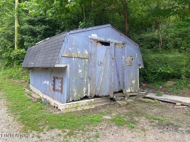 984 Frost Bottom Road Oliver Springs, TN 37840 - Photo 8 of 11 6-3 blue shed
