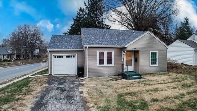 $154,900 | 2201 Monterey Drive, St. Joseph, MO 64507