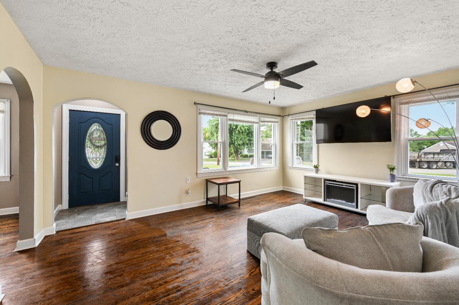 602 Ridge Avenue Aurora, IN 47001 - Photo 3 of 26