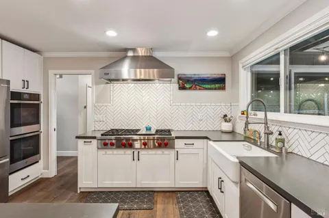 $1,595,000 | 2 Linda Court, Novato, CA 94947