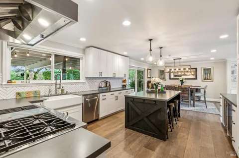 $1,595,000 | 2 Linda Court, Novato, CA 94947