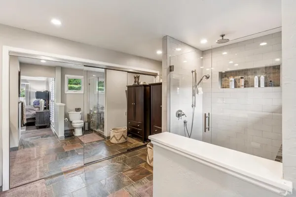 $1,595,000 | 2 Linda Court, Novato, CA 94947