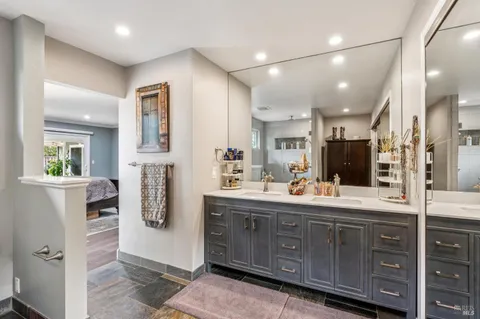 $1,595,000 | 2 Linda Court, Novato, CA 94947