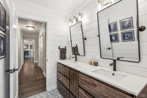 $1,595,000 | 2 Linda Court, Novato, CA 94947