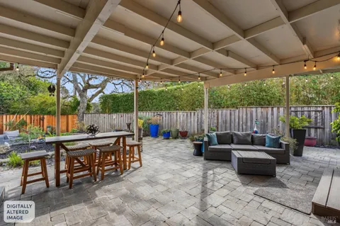 $1,595,000 | 2 Linda Court, Novato, CA 94947