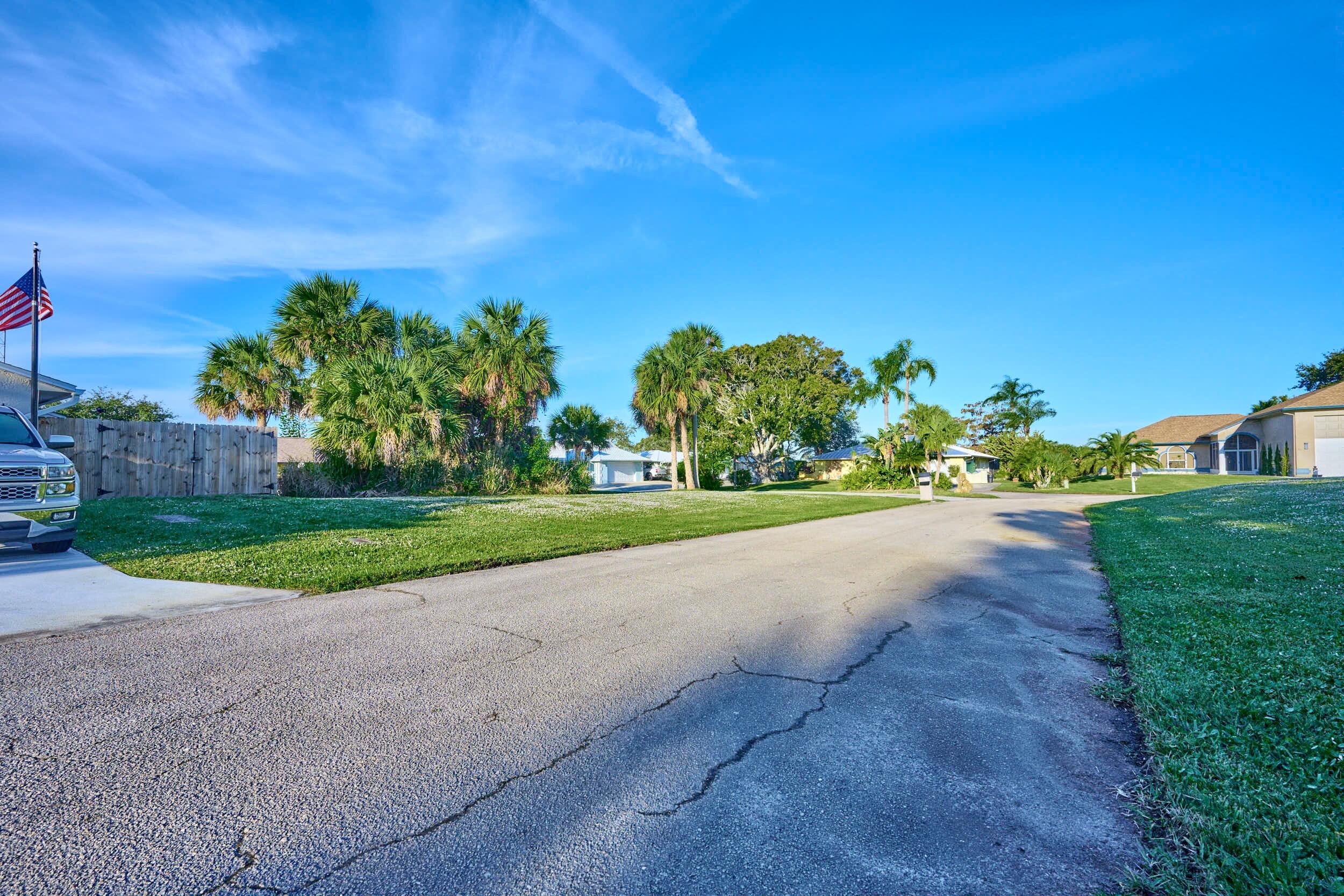 34 Sunset Drive Sebastian, FL 32958 - Photo 5 of 63 a view of a house with a big yard