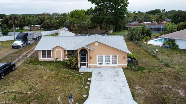 $2,600 | 706 Arianne Court, Lehigh Acres, FL 33936