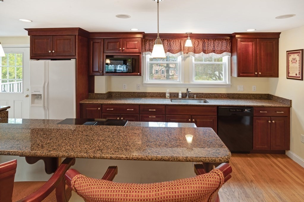 13 Ashwood Road Lynnfield, MA 01940 - Photo 13 of 37 Gallery Image 13