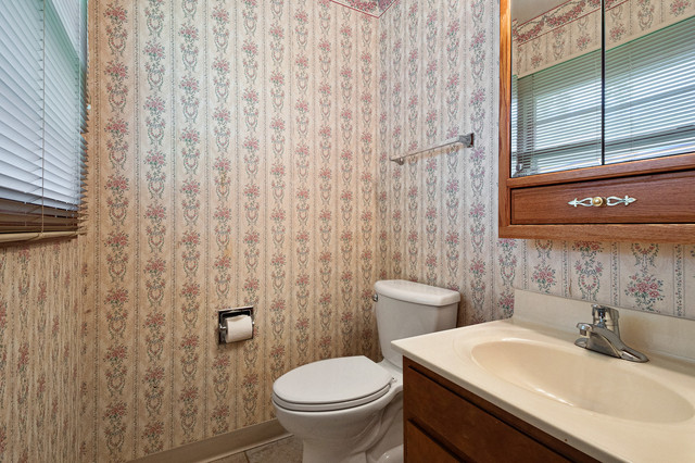 984 Ruth Drive Elgin, IL 60123 - Photo 15 of 33