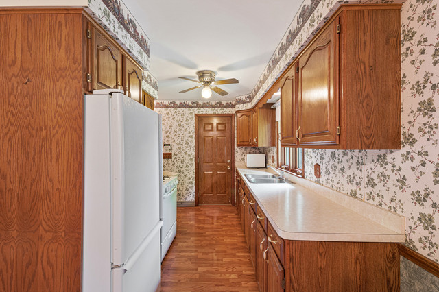 984 Ruth Drive Elgin, IL 60123 - Photo 7 of 33