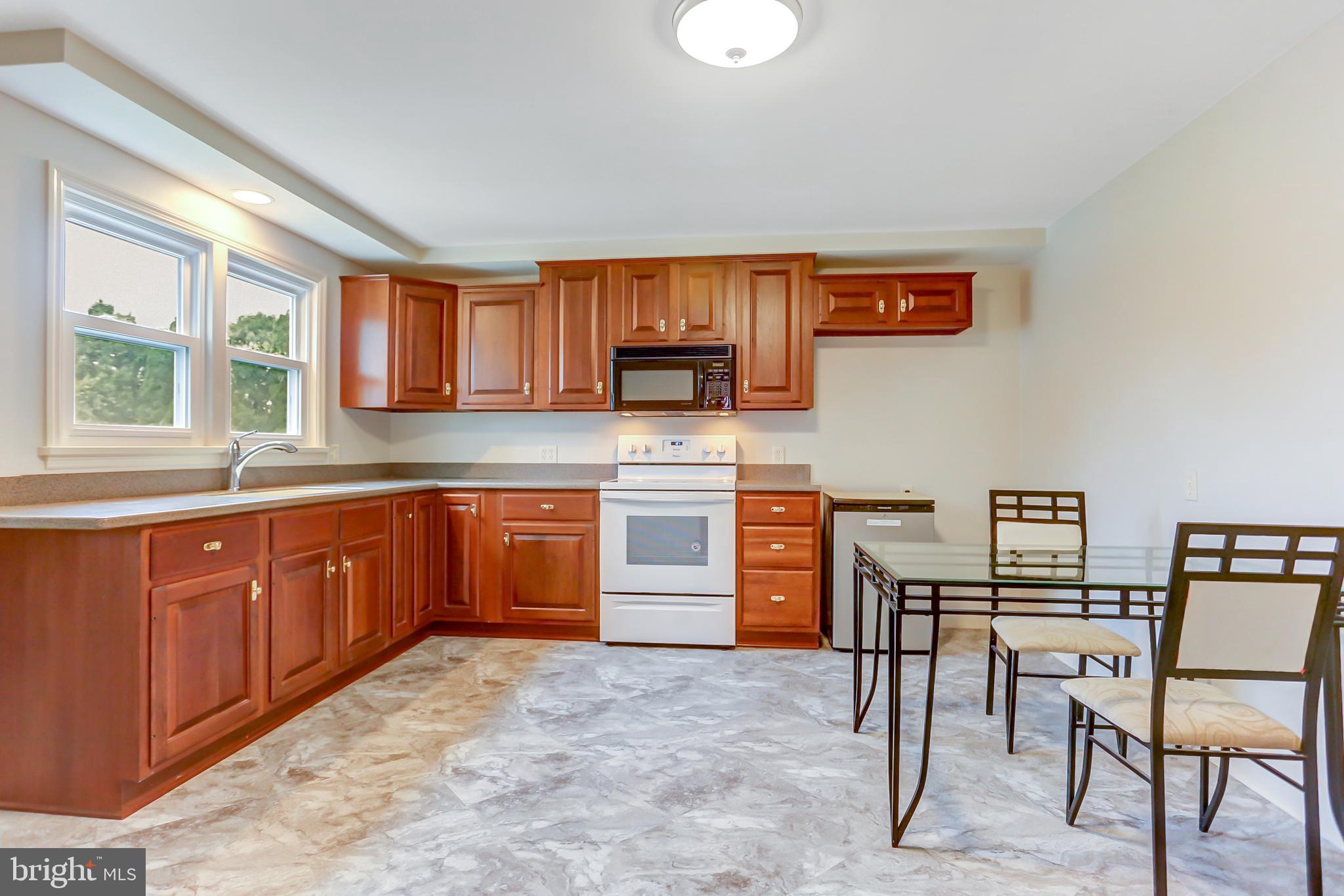 5239 Simpson Ferry Road Mechanicsburg, PA 17050 - Photo 6 of 19 Gallery Image 6