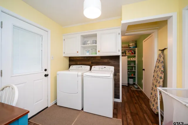 a view of utility room with washer and dryer