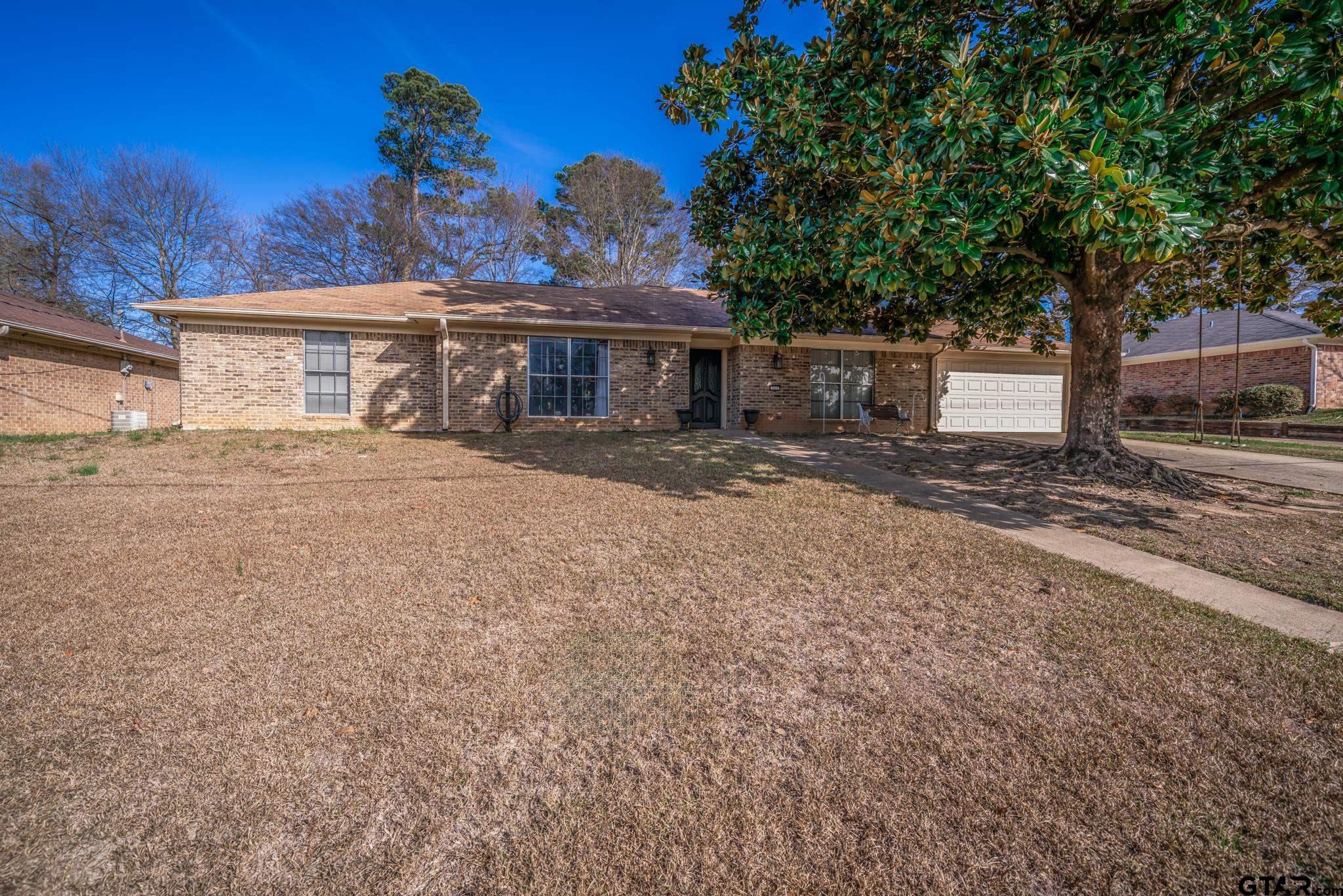 303 Wain Drive Longview, TX 75604 - Photo 5 of 48