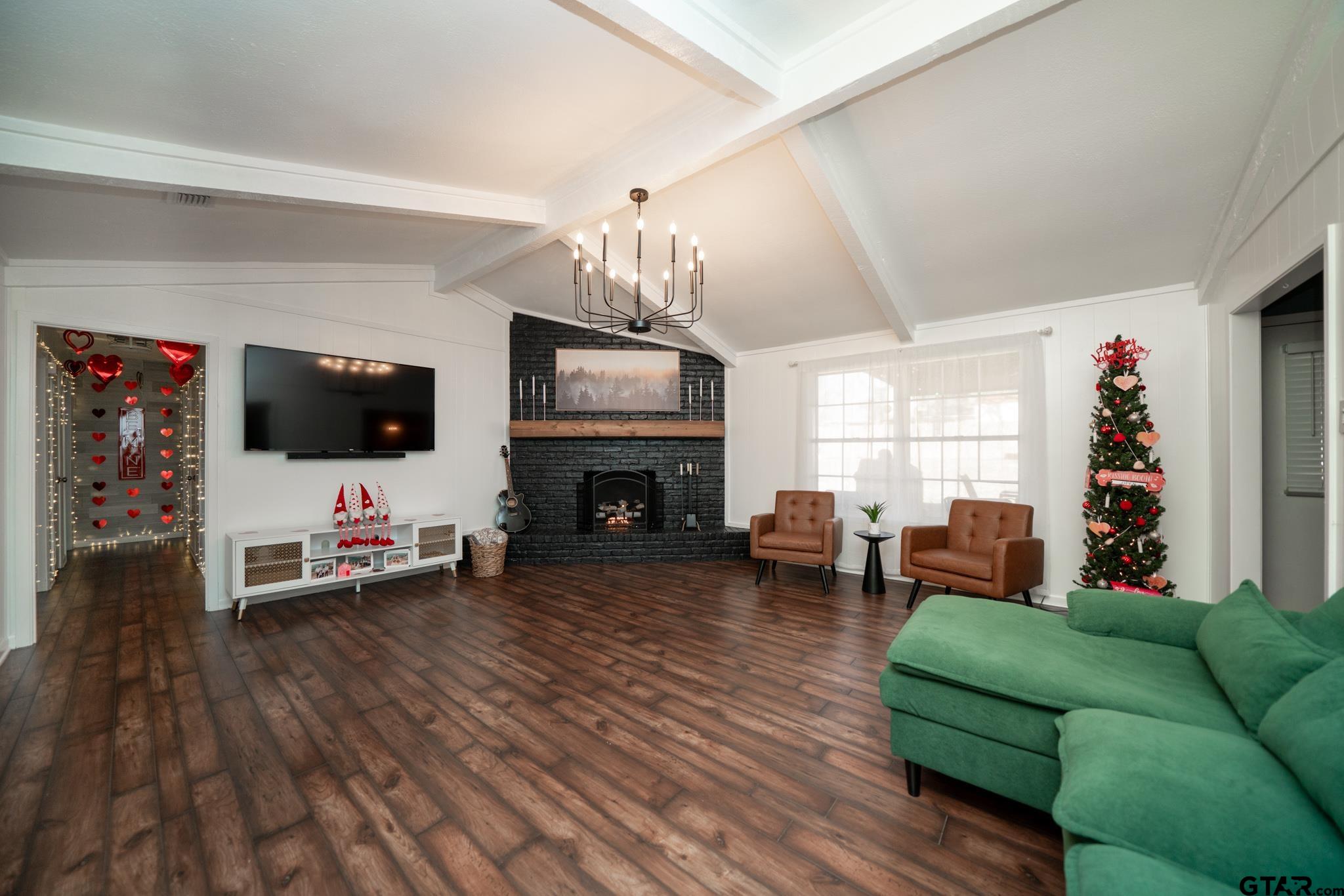 303 Wain Drive Longview, TX 75604 - Photo 8 of 48