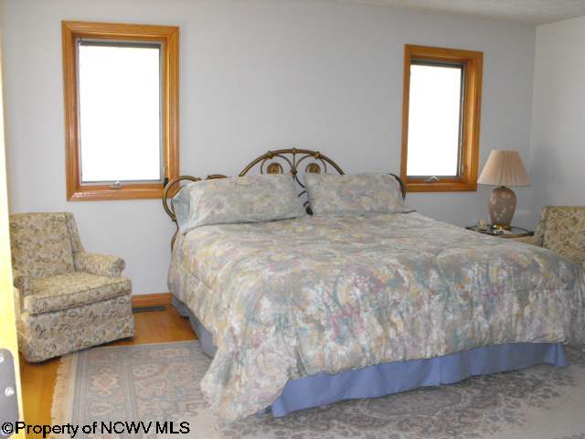 957 Stalnaker Road Montrose, WV 26283 - Photo 10 of 19 Gallery Image 10