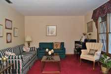 6533 Laban Road Roanoke, VA 24019 - Photo 8 of 24 Living Room