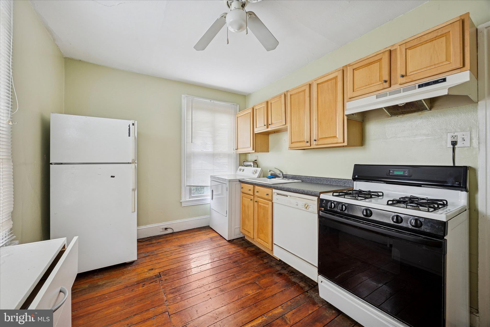 30 West Chester Pike Ridley Park, PA 19078 - Photo 7 of 14 2nd floor apt