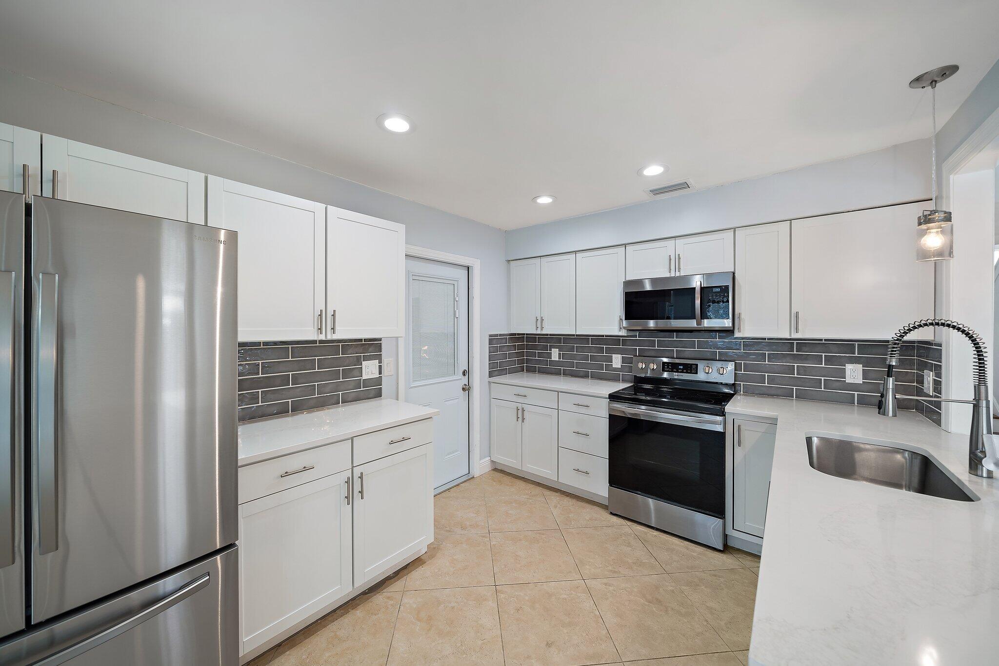 17999 Anchor Drive Jupiter, FL 33458 - Photo 9 of 35 025-17999AnchorDr-Jupiter-FL-SMALL