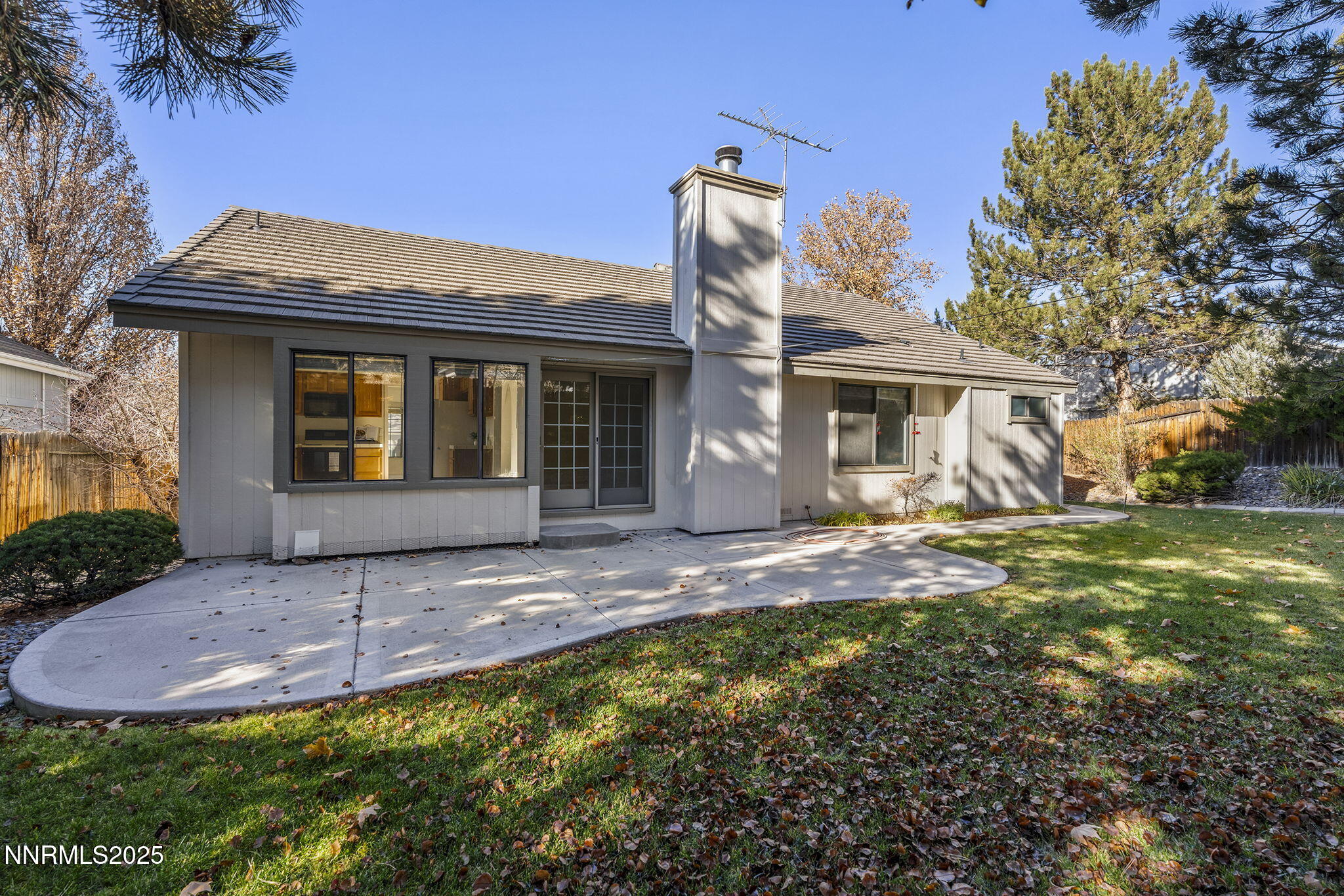 5466 Santa Rosa Avenue Sparks, NV 89436 - Photo 19 of 36 a view of outdoor space yard and front view of a house