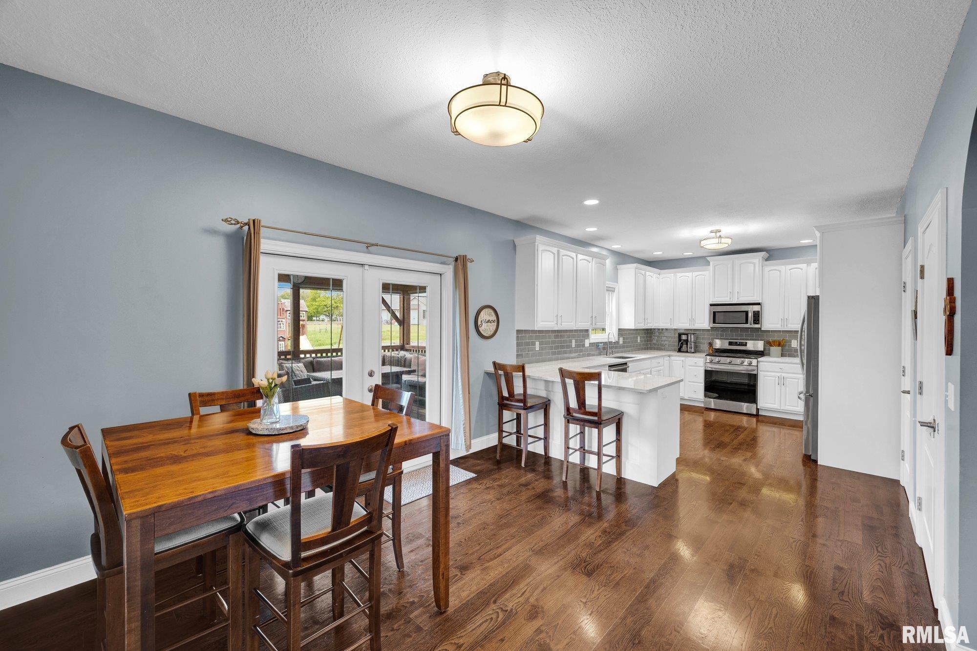 1020 Greenbrier Lane Washington, IL 61571 - Photo 12 of 49