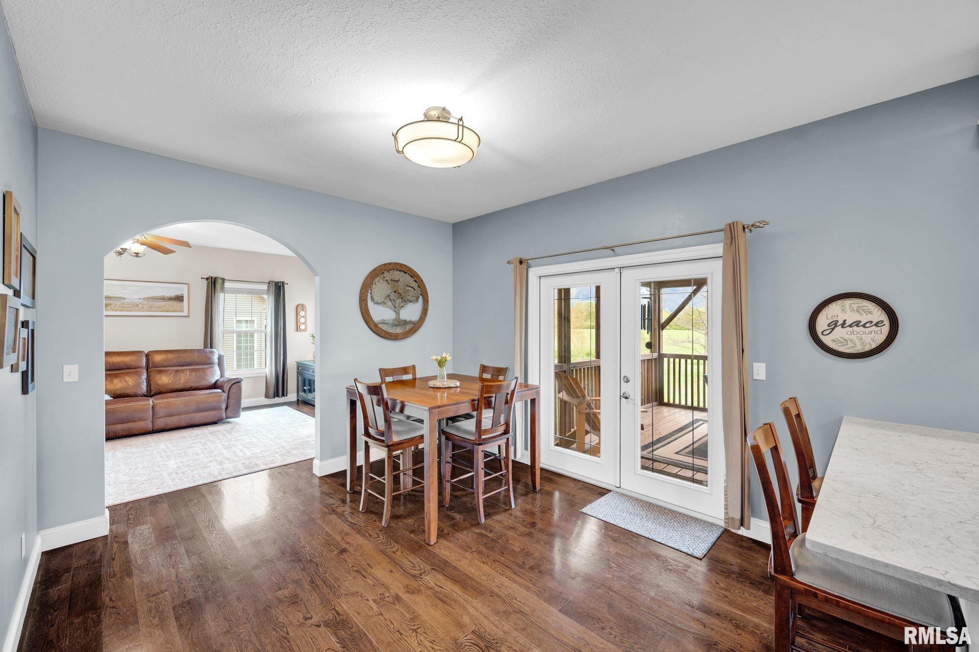 1020 Greenbrier Lane Washington, IL 61571 - Photo 13 of 49
