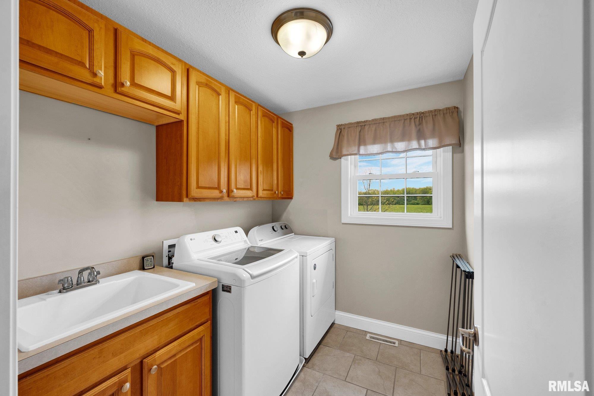 1020 Greenbrier Lane Washington, IL 61571 - Photo 29 of 49