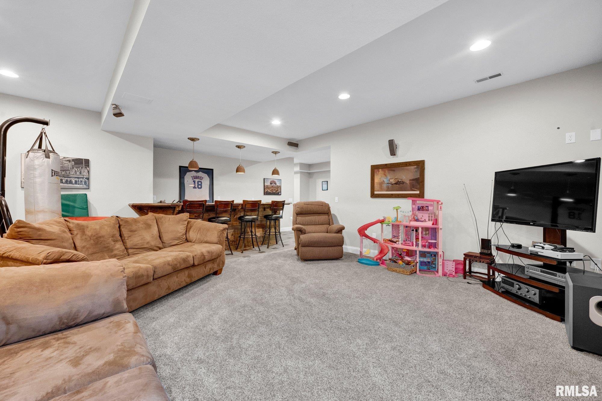 1020 Greenbrier Lane Washington, IL 61571 - Photo 33 of 49