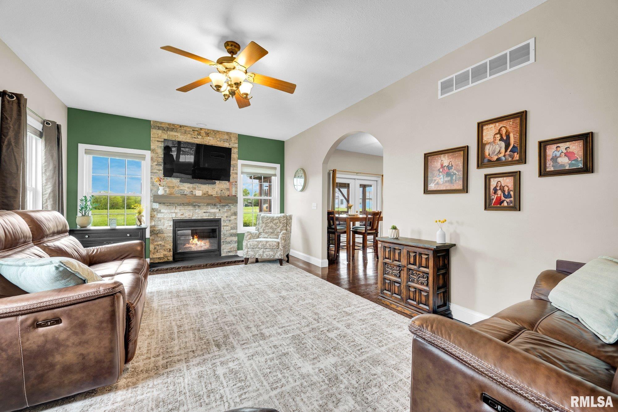1020 Greenbrier Lane Washington, IL 61571 - Photo 7 of 49