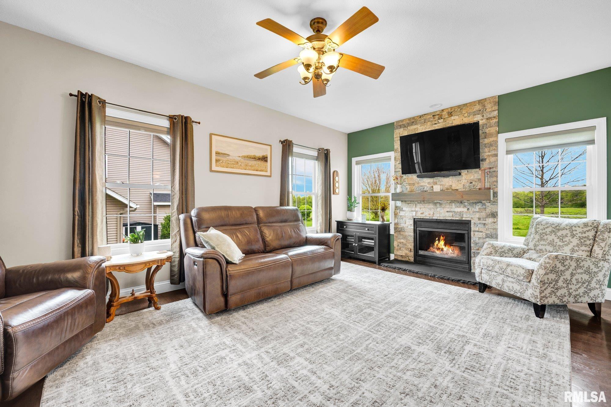 1020 Greenbrier Lane Washington, IL 61571 - Photo 8 of 49