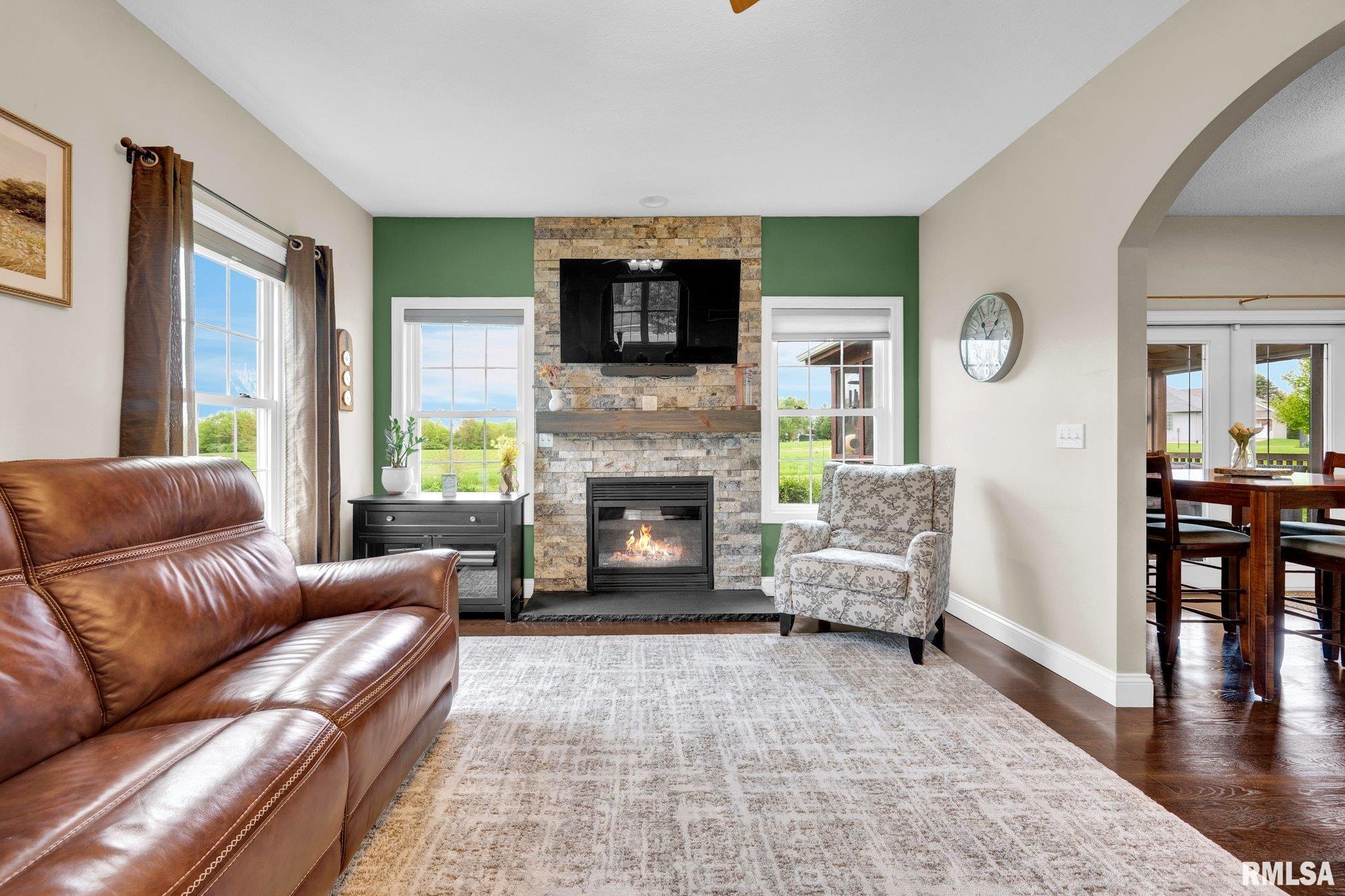 1020 Greenbrier Lane Washington, IL 61571 - Photo 9 of 49