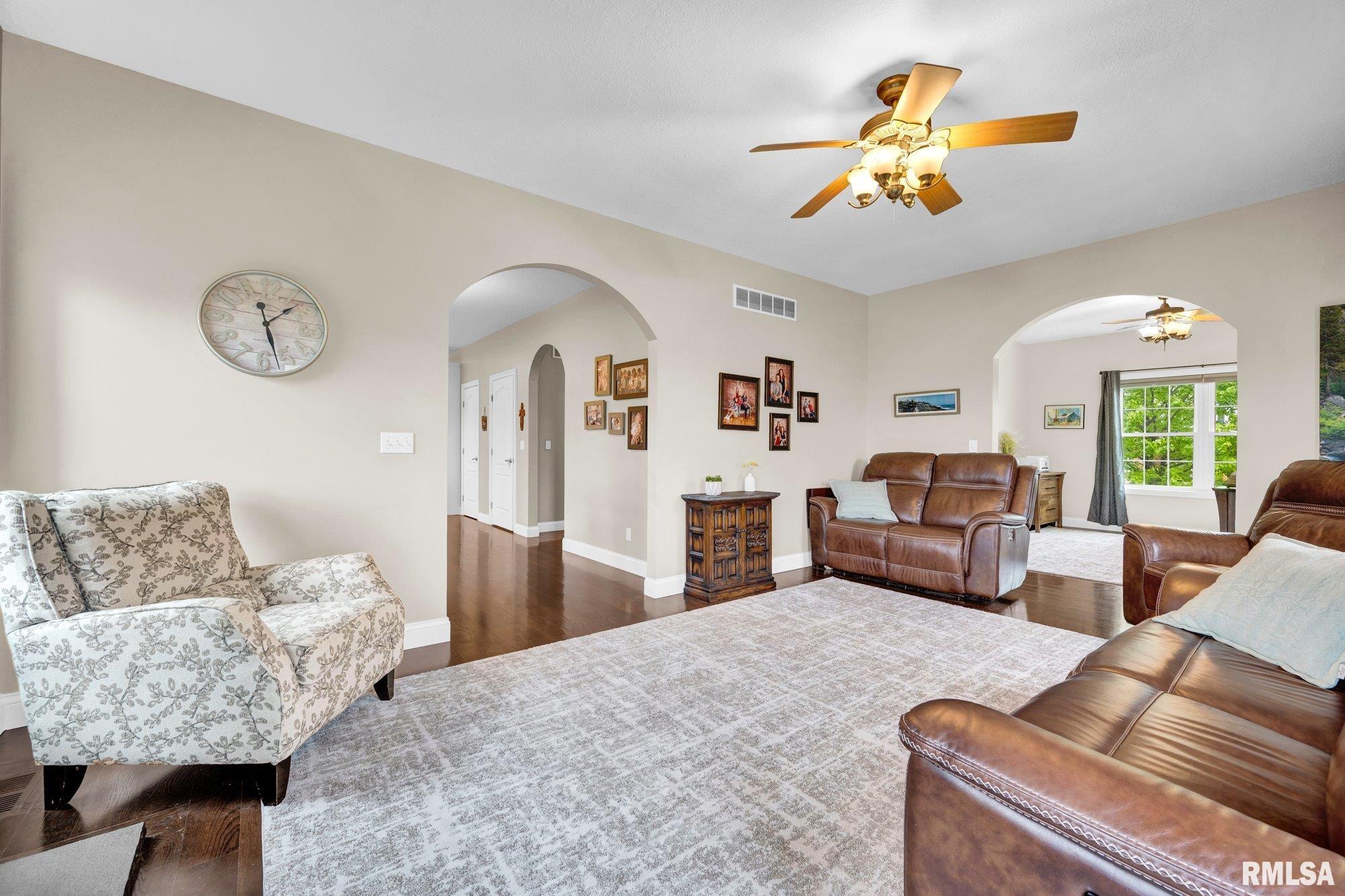 1020 Greenbrier Lane Washington, IL 61571 - Photo 10 of 49