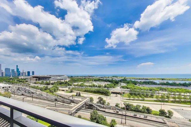 $410,000 | 1841 South Calumet Avenue, Unit 1602, Chicago, IL 60616