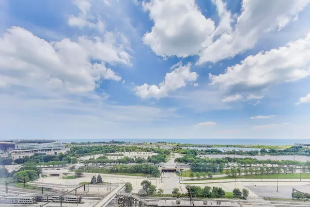 $410,000 | 1841 South Calumet Avenue, Unit 1602, Chicago, IL 60616